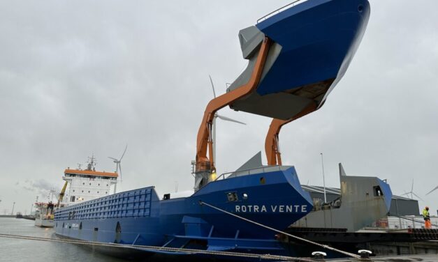 Spectaculaire aanblik bij aanleg windpark in Eemshaven