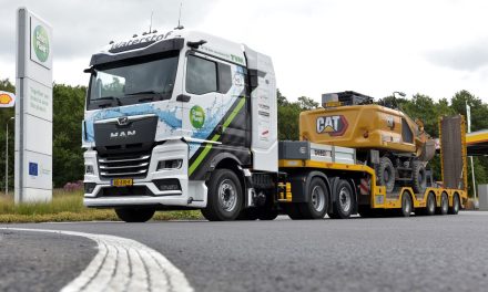 Waterstofdemotruck in gebruik genomen